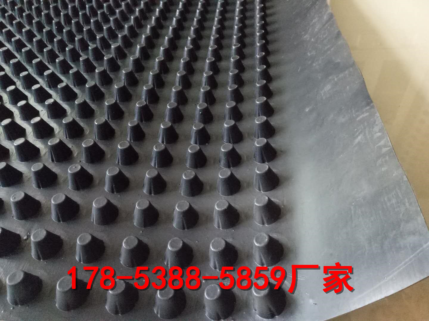 鄭州樓頂花園阻根板，防穿刺排水板廠家