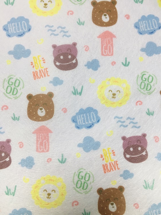 福建廠家卡通小熊圖案水刺無紡布