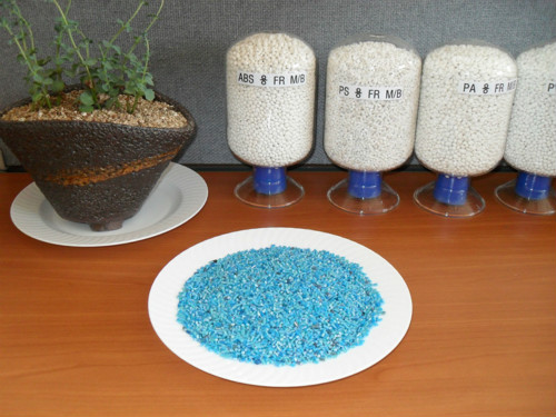 新工藝阻燃劑PP增韌擠出級阻燃母粒廠家