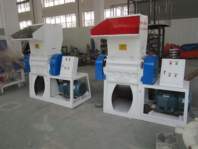 塑料瓶粉碎機.礦泉水瓶粉碎機.