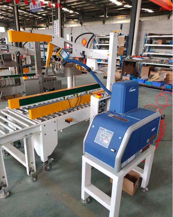 熱熔膠封箱機-易拉罐紙箱側式封口機