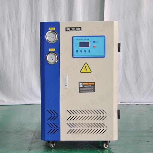 冷凍機